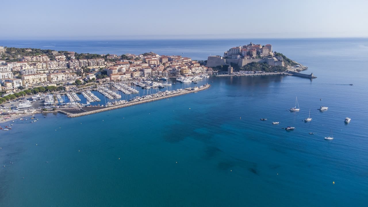 Corse ou Sardaigne : comment choisir sa destination de vacances ?